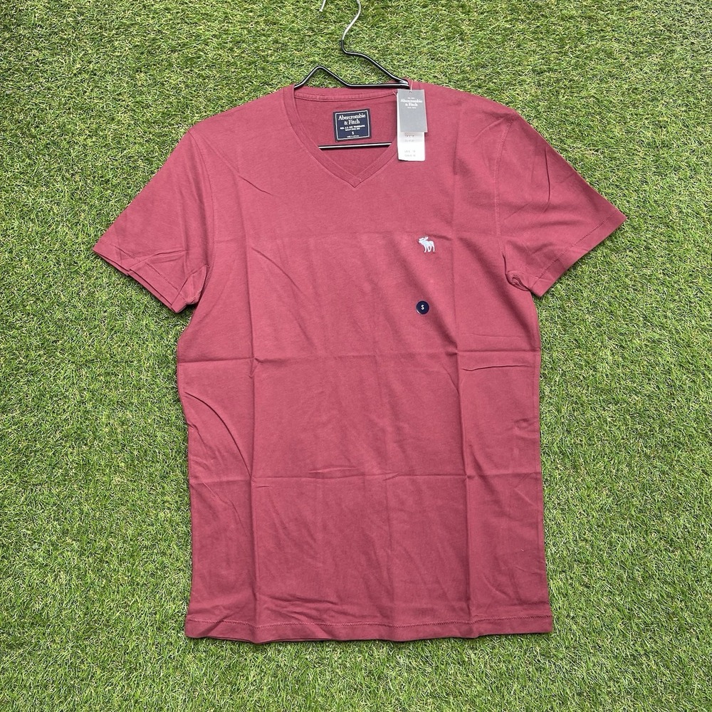 Abercrombie & Fitch Shirt Mens Small Red V-Neck Cotton White Moose Short Sleeve